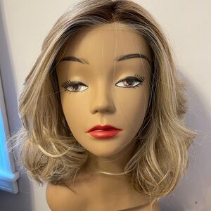 Elegant Light Brown and Blonde Wig
